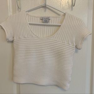 Ça Va de Soi White Cropped Short Sleeve Knit T Shirt - Medium